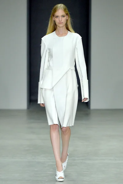 Look 11